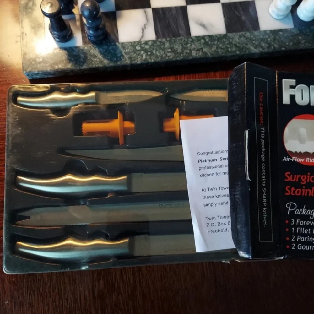 FOREVER SHARP PLATINUM SERIES 8 PC SURGICAL STAINLESS STEEL CULINARY KNIVES SET
